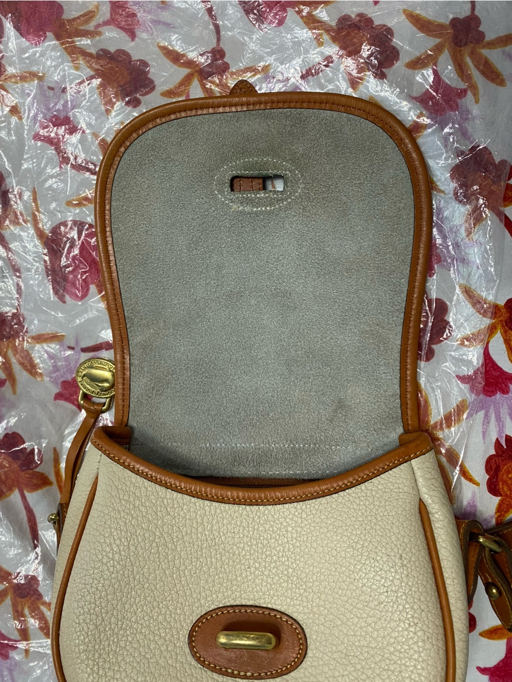Dooney & Bourke Vintage All Weather Leather Saddle Bag Cream Tan Crossbody - Picture 7 of 13